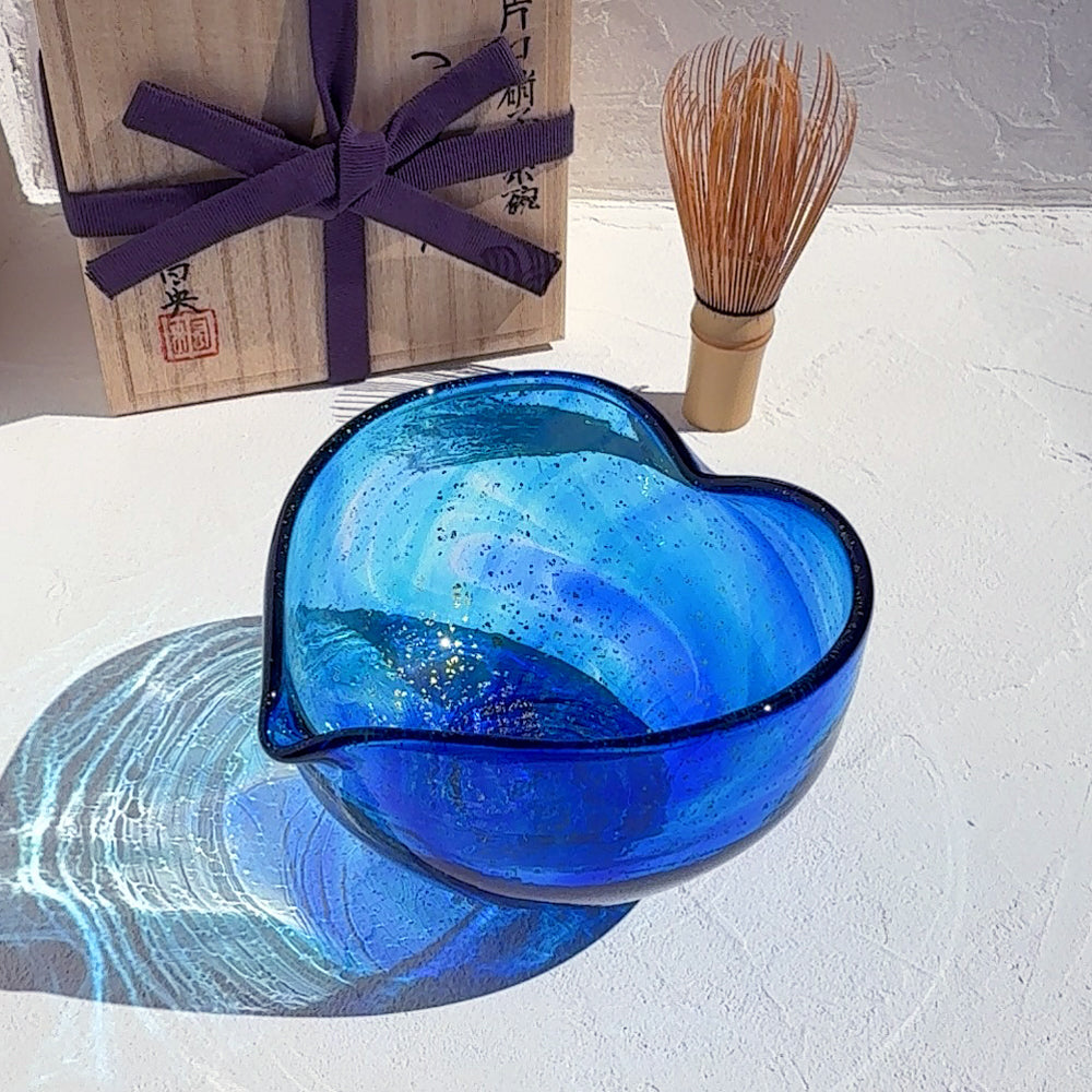 Rich Heart-Shaped Gold Leaf Matcha Bowl – Two-Color Marble-Asanagi-blue