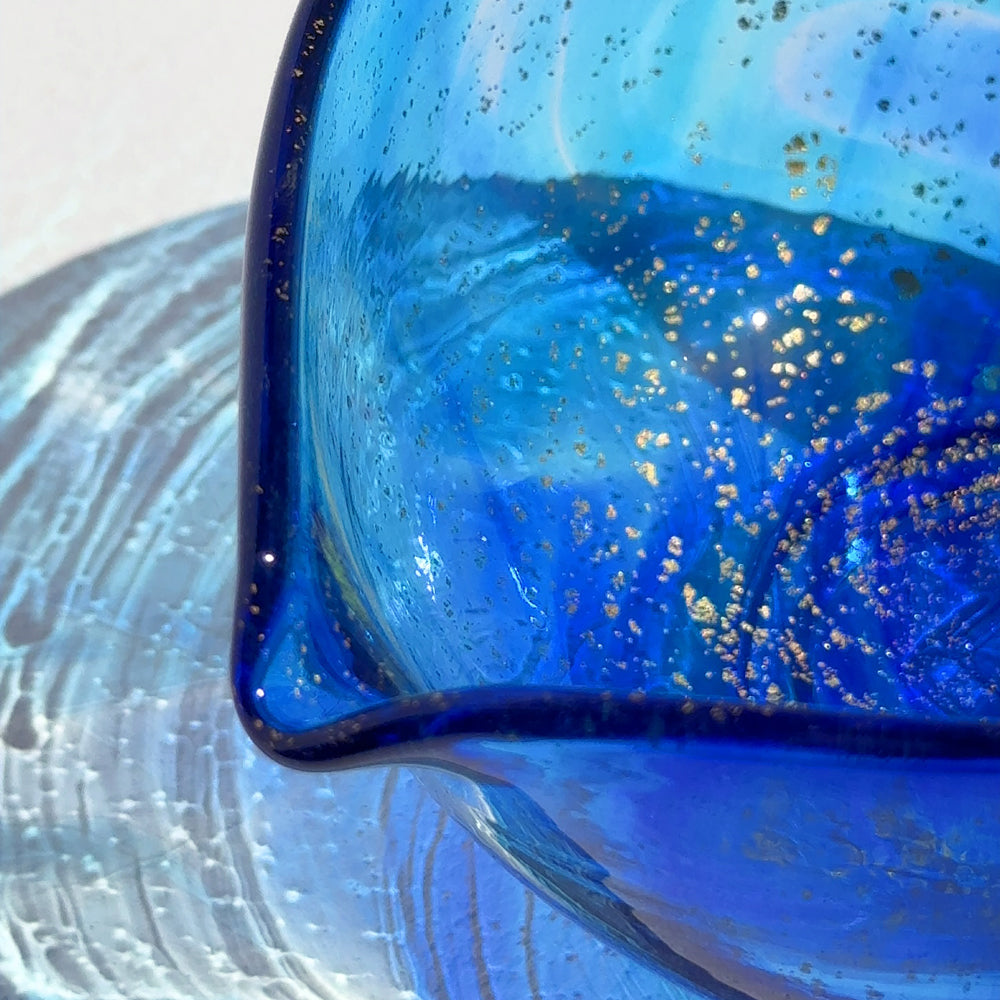 Rich Heart-Shaped Gold Leaf Matcha Bowl – Two-Color Marble-Asanagi-blue
