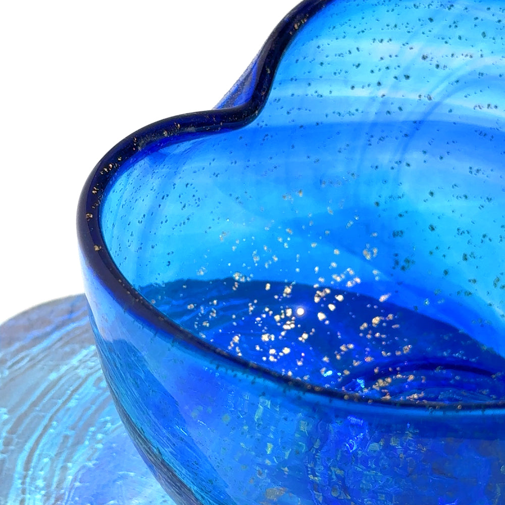 Rich Heart-Shaped Gold Leaf Matcha Bowl – Two-Color Marble-Asanagi-blue